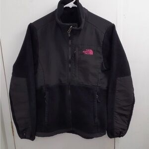 The North Face Denali Black Zipper Jacket with Pink Accents Size XS EUC